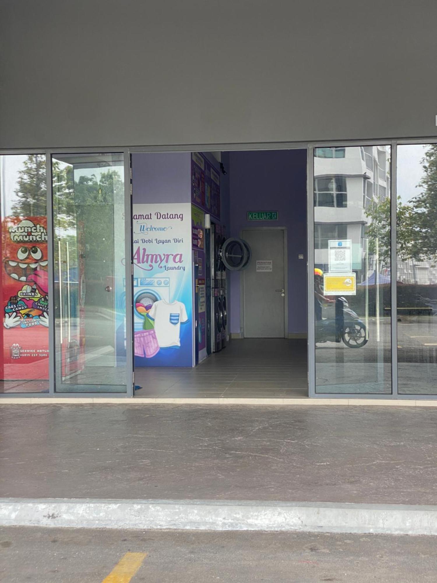 Bangi Almyra Suite Luaran gambar