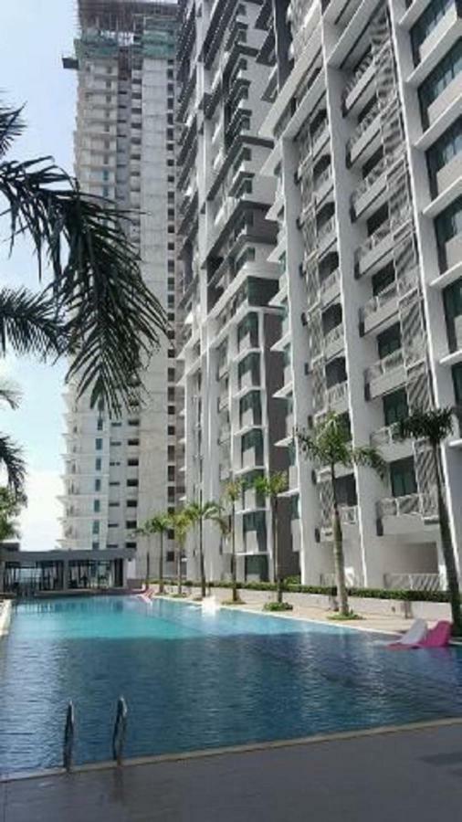 Bangi Almyra Suite Luaran gambar