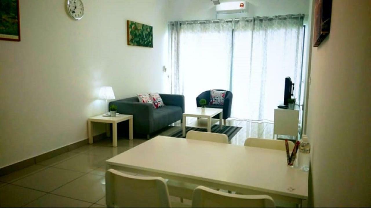 Bangi Almyra Suite Luaran gambar